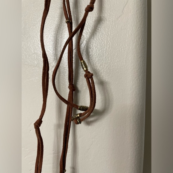 Sparkling Sage Leather Necklace with Rose Quartz Stone - Picture 7 of 15